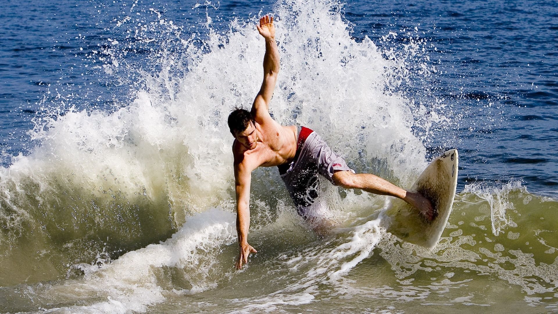 从森林狼的绝杀到班凯罗的世界杯接管,跨越赛场的英雄时刻